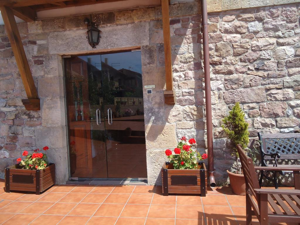 Montanes Hotel Santillana del Mar Exterior foto